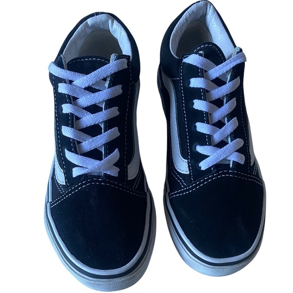 Vans Kids Black and White Low-Top Sneakers - Picture 8 of 9